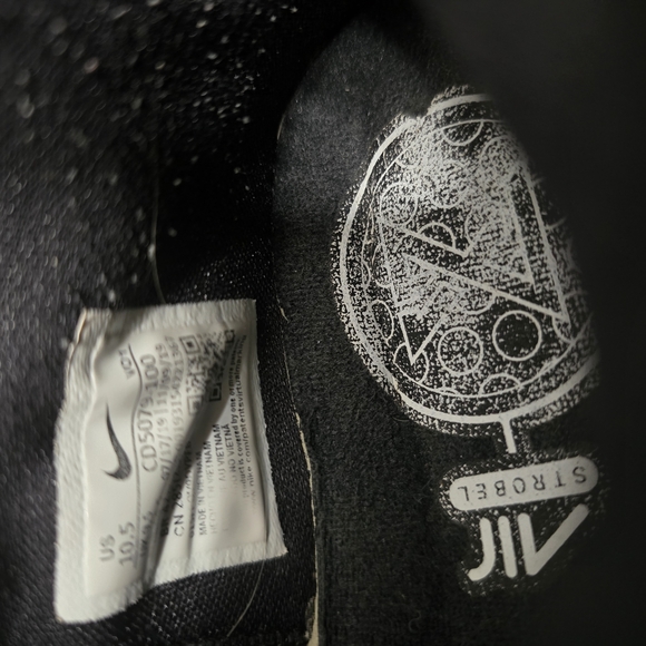 Nike Black and‎ White Athletic Shoes